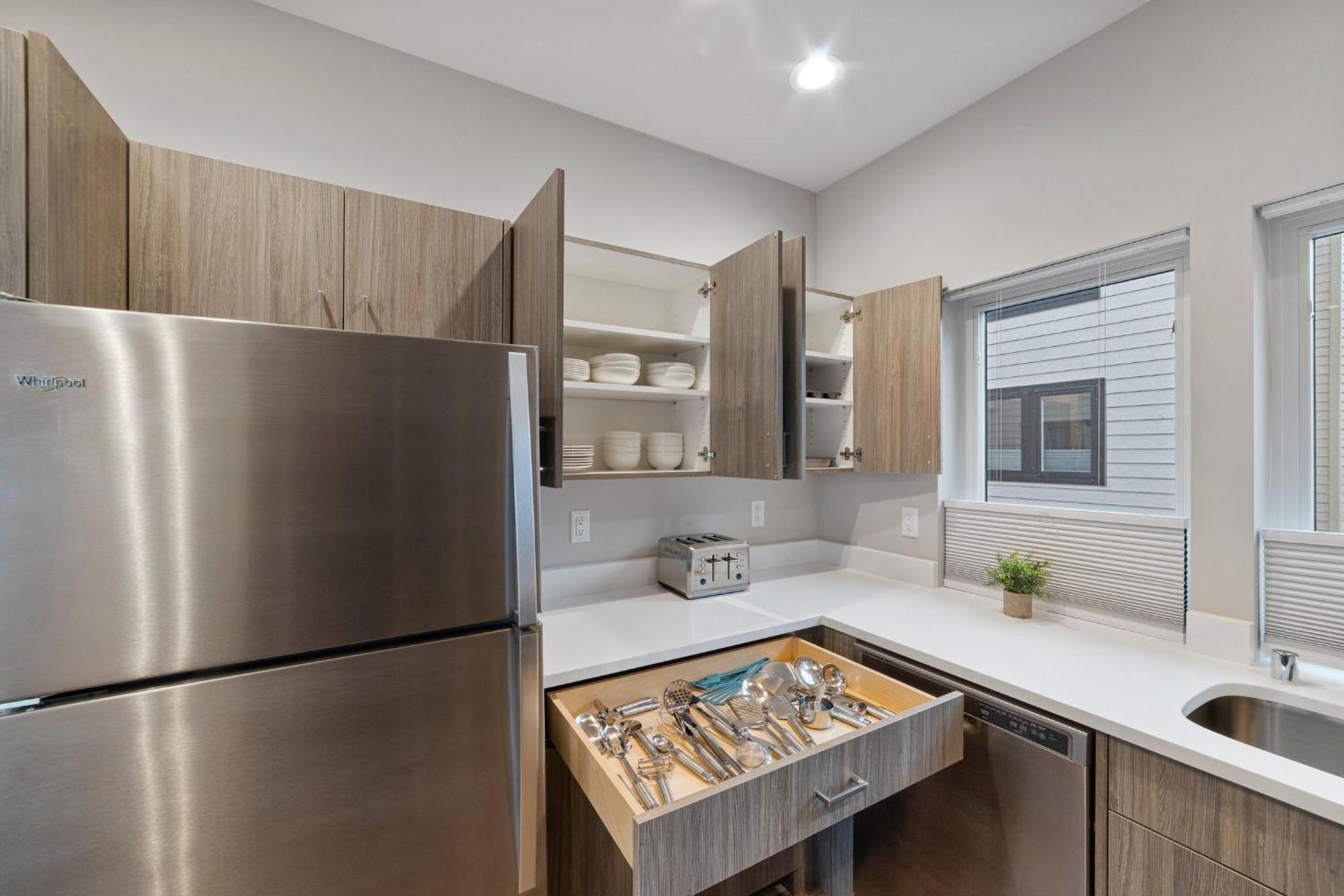 Brand New Fully Updated Condo 918 In Anacortes Exteriör bild